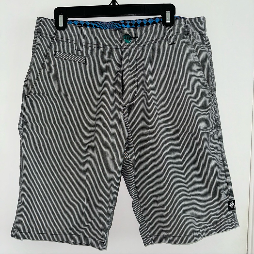 BOGO Lost grey and white striped men’s shorts size 34